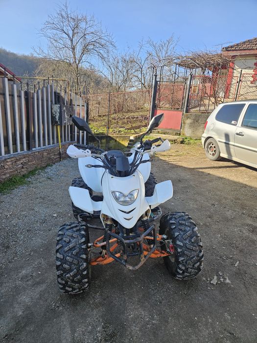Vând ATV  înmatriculat