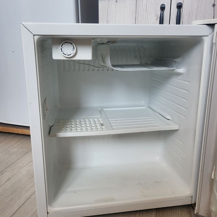 Продам холодильник для офиса