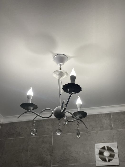 Продам люстры в отличном состоЯнии