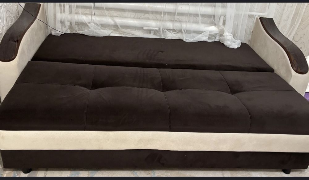 Отдам почти новый диван даром!!!