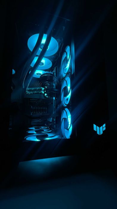 Intel Core i713700K + ASUS TUF OC Gaming GeForce RTX™ 4070 Ti 12GB