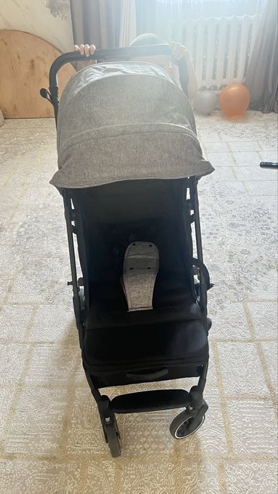 Продам прогулочную коляску
