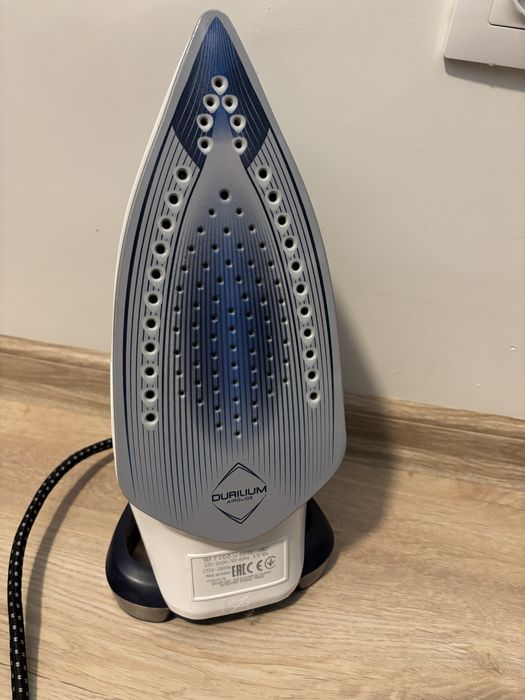 Ютия TEFAL FV6812E0 2800.0W (напълно запазена)