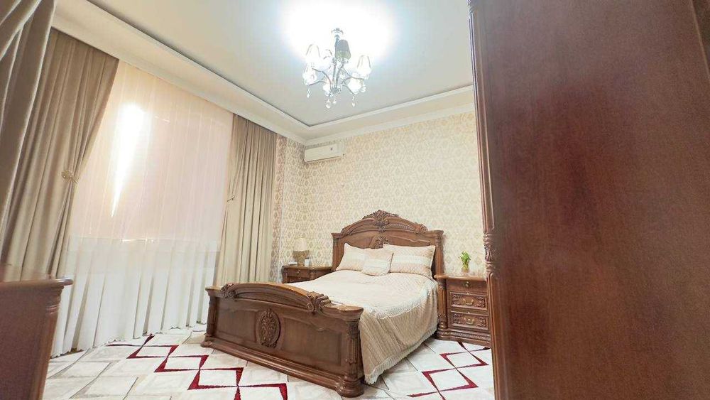 Zangiota Tumani Shakarchila Maxalada hovli sotiladi.