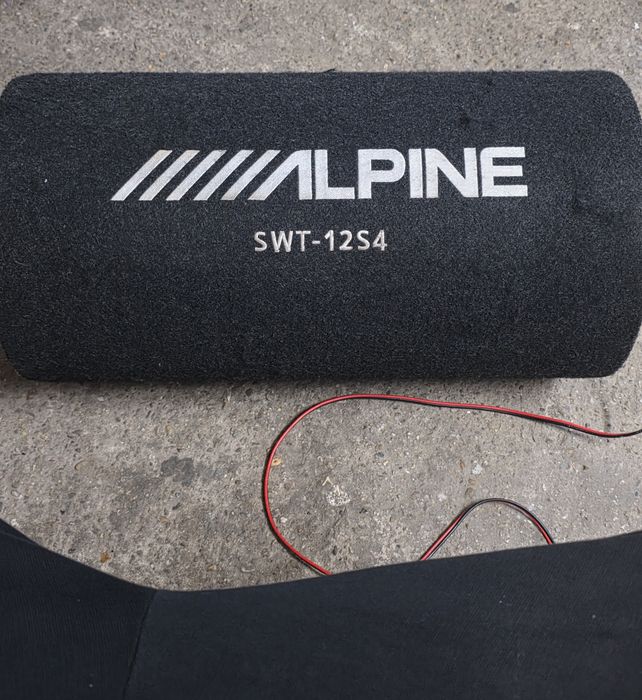 Vând subwoofer ALPINE 1000W