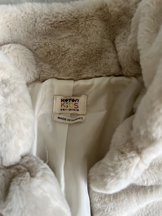 Продам зимнюю куртку для девочки