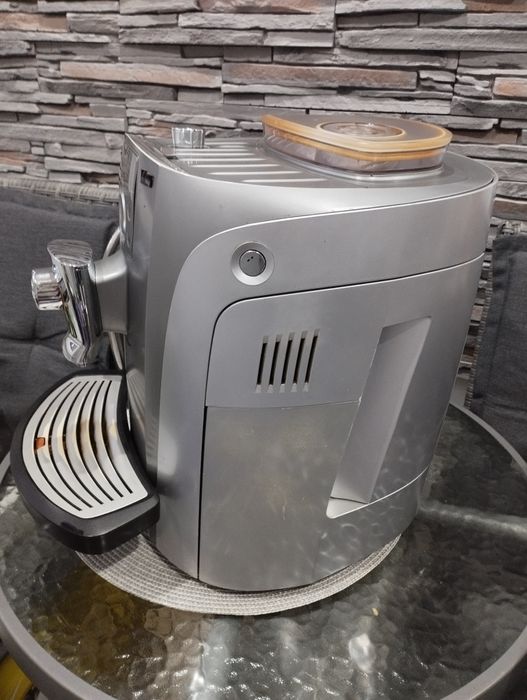 Продавам кафеавтомат Saeco talea ring