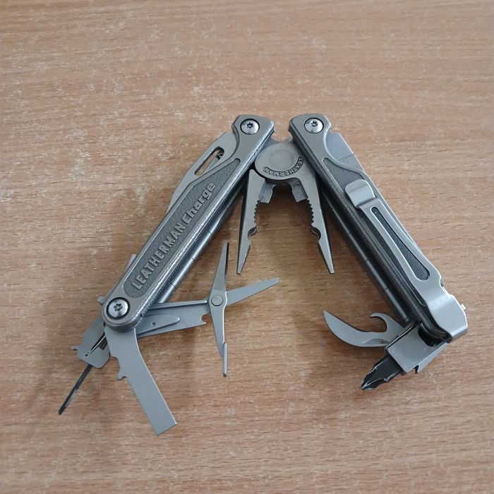 Мультитулы лезерман чардж тти