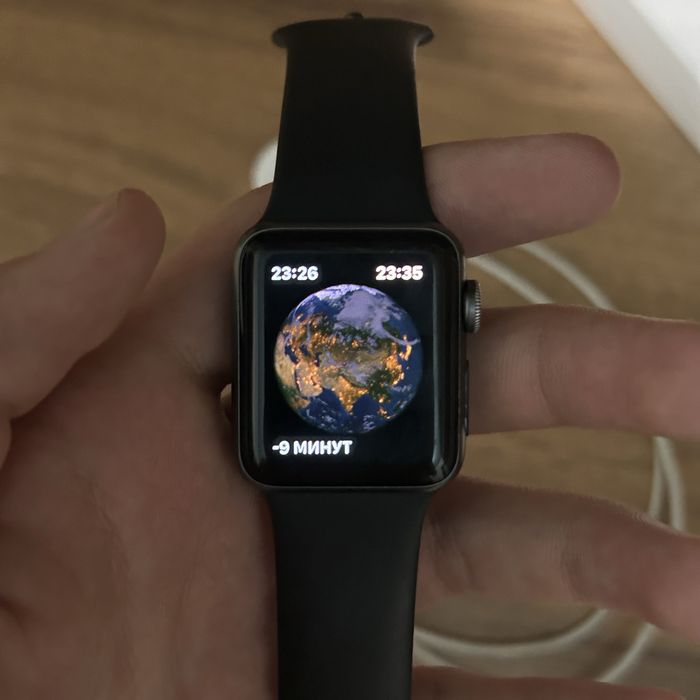 Apple Watch серия три в комплекте есть всё в хорошем состоянии срочно