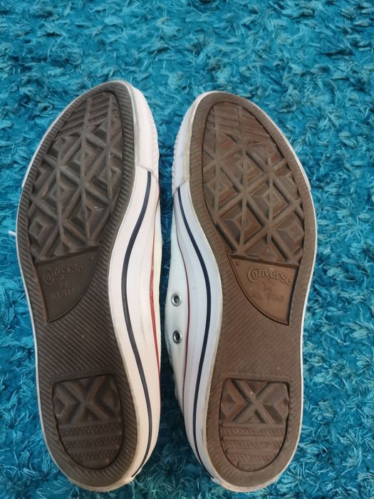 Converse albi 37,5 , 24 cm , ca și noi