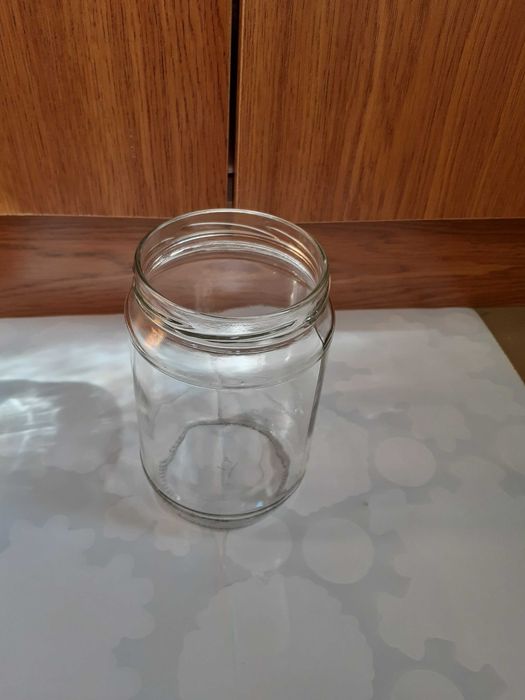 Буркани и бутилки различни видове