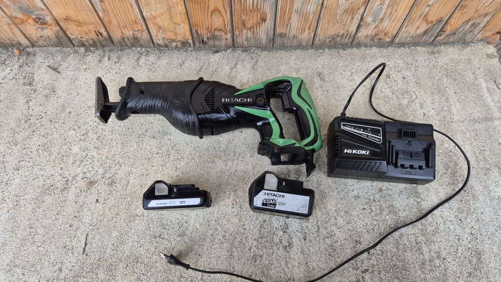 Fierăstrău sabie Hitachi