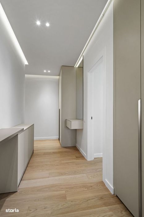 Proprietar,3 camere premium, totul NOU,4 City ,loc de parcare.