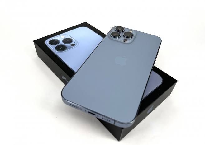 Продается iphone 13 pro max sierra blue