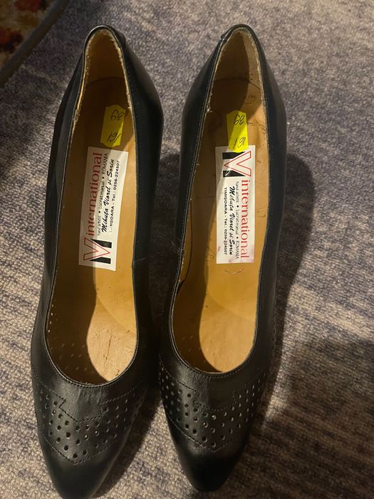 Pantofi cu toc, nr 39, noi