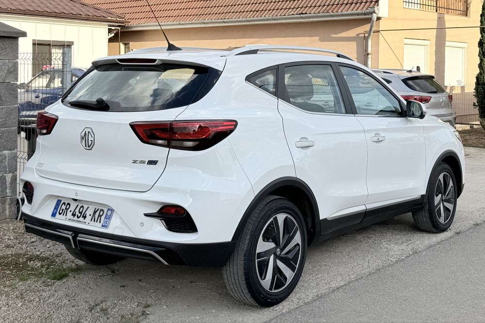 MG ZS  EV  2023  72 KW