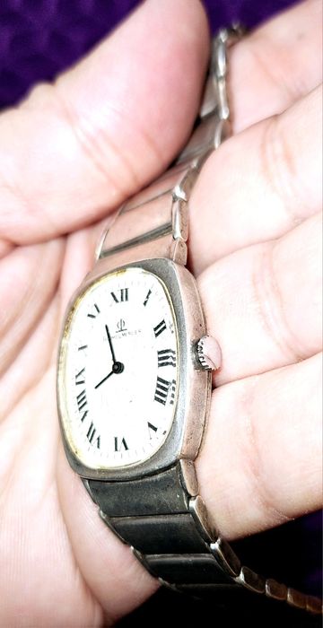 Ceas de damă din argint masiv, vintage, perfect funcțional.