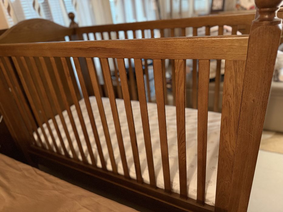 Бебешка кошара от дърво