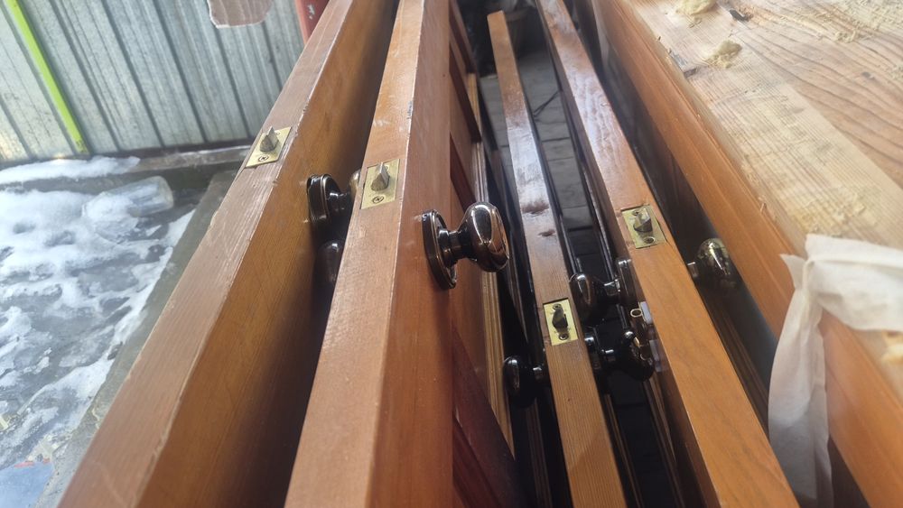 Продам деревянные межкомнатные двери