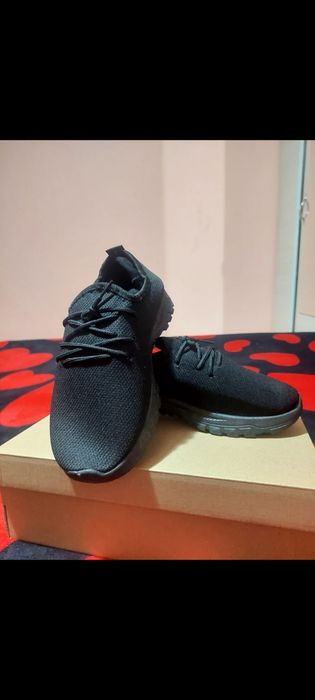 Adidasi din pânză foarte ușori perfect pentru toate vârstele!