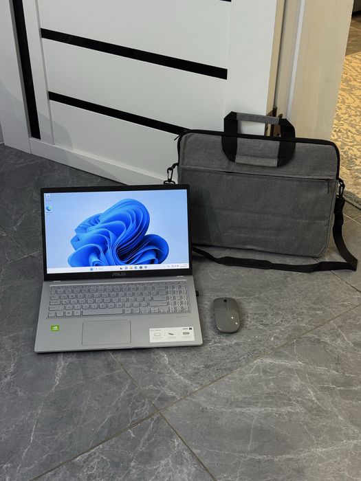 Ноутбук Asus core i7 / 16ram / 512ssd