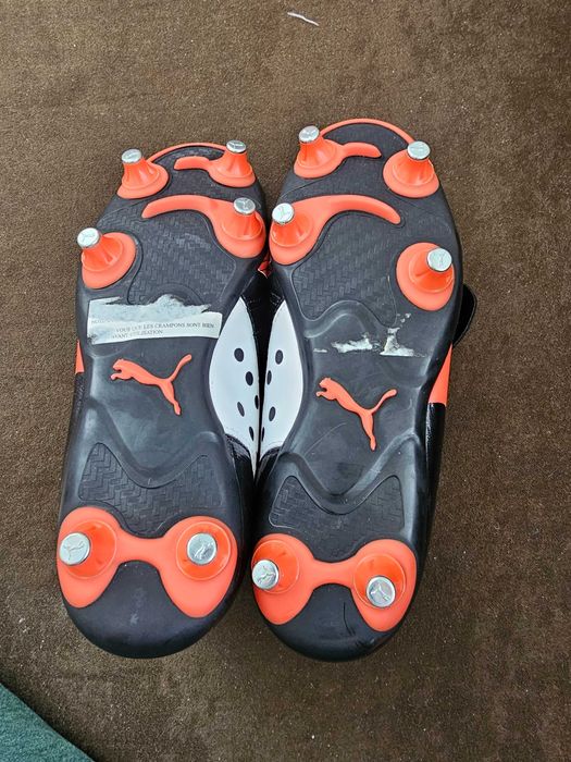 Детски бутонки за футбол