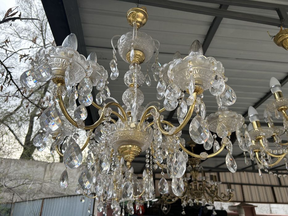 Продаю хрустальные  люстры
