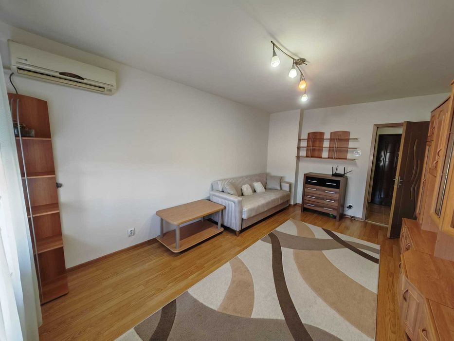 Apartament mare cu 2 camere de închiriat Chișineu-Criș(Padureni)