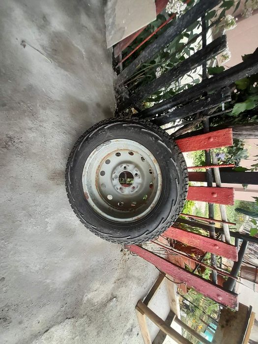 Части и гуми за Лада Нива