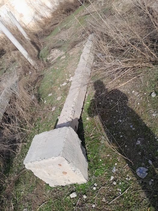 Релис и битон сталба