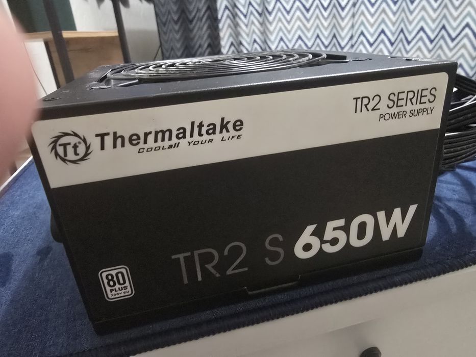 Продам блок питания Thermaltake TR2 S650W