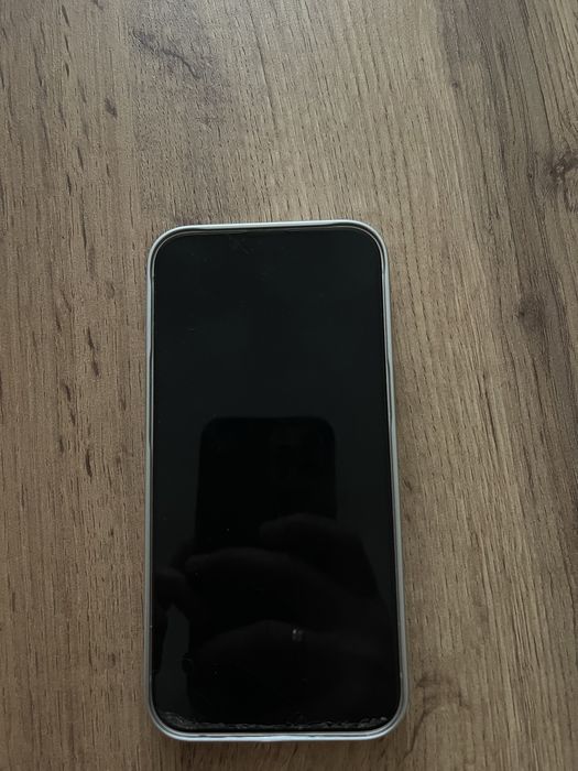 Продам iphone 13