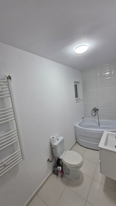 Inchiriez casa Bucium