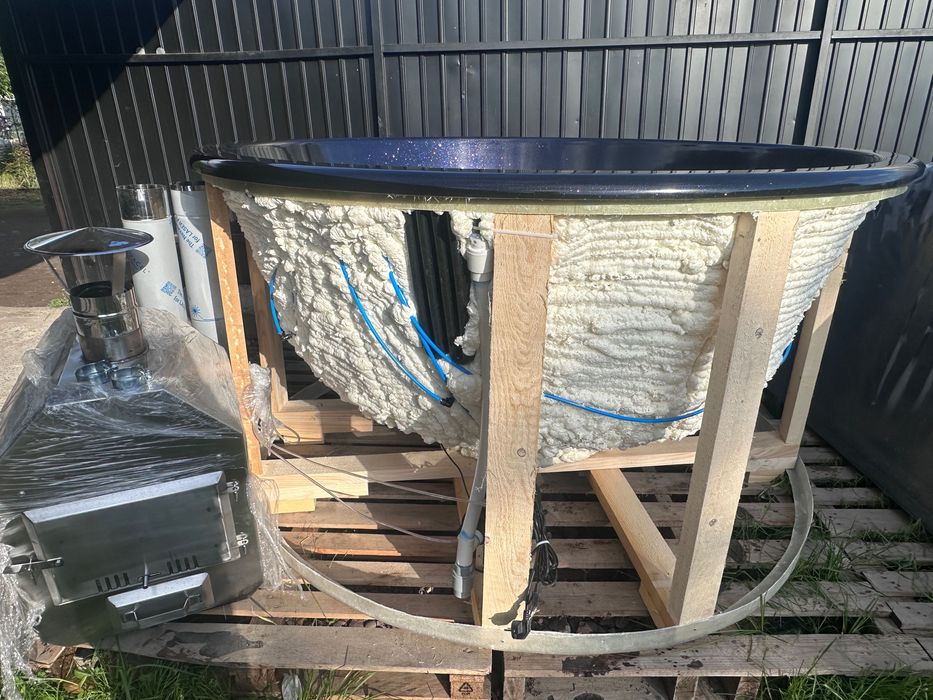 Ciubăr fibră sticlă 5-6 pers încastrat în terasă  + sobă inox