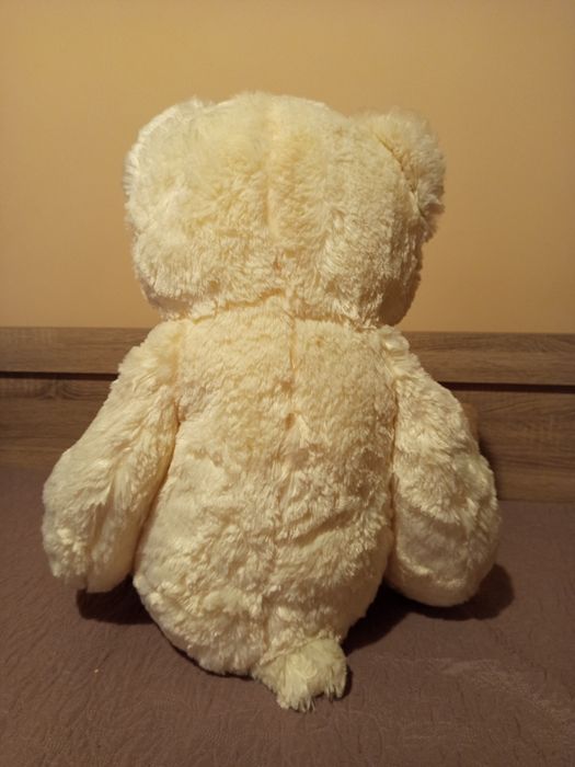 Голямо плюшено мече