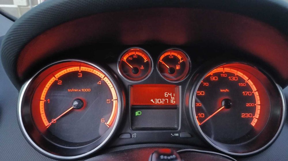 Peugeot 308 sw 2011