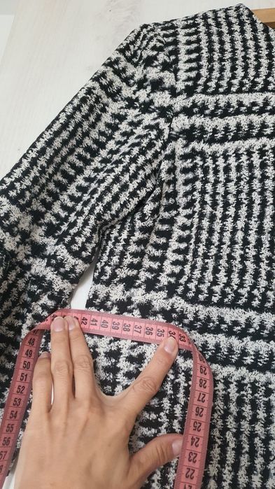 Rochie Zara Woman alb negru superba tip tweed pepit pied de poule midi XS, S elegantă office noua