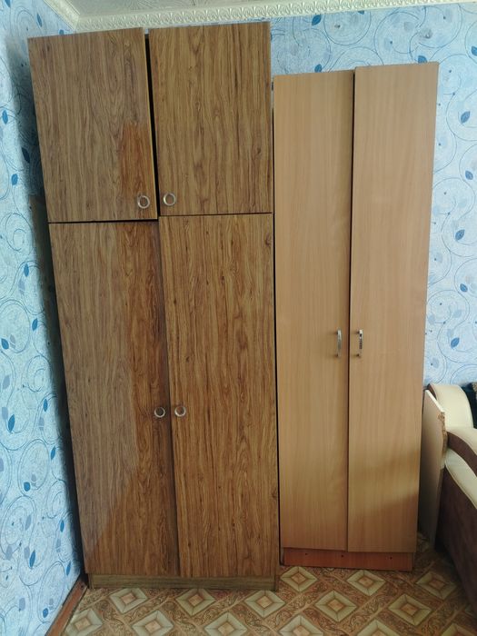Продам 2 шкафа за 10 в общем