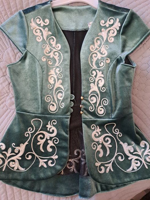 Национальный жилет для девочки