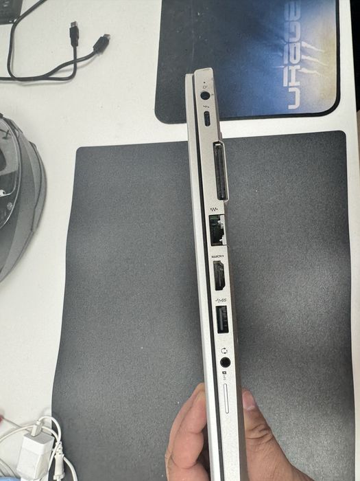 HP EliteBook 830 G8