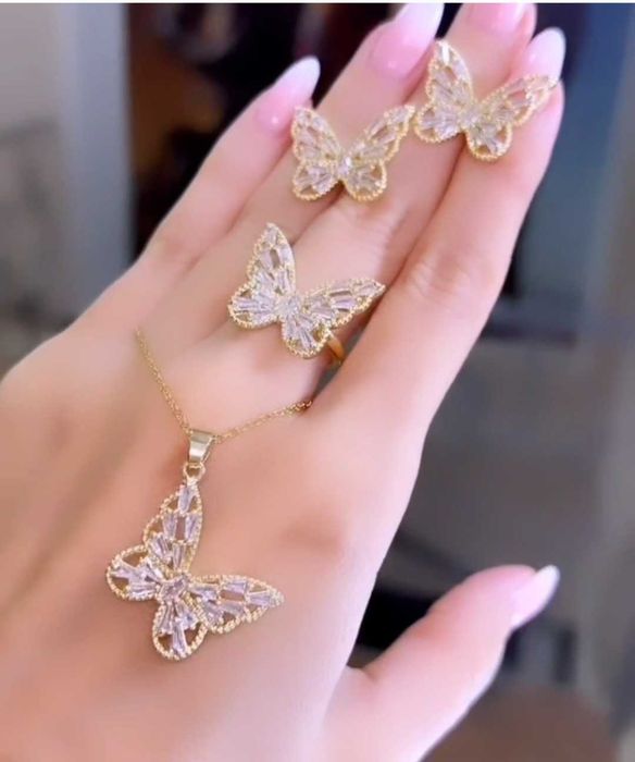 Комплект (серьги, кольцо, кулон, цепочка)