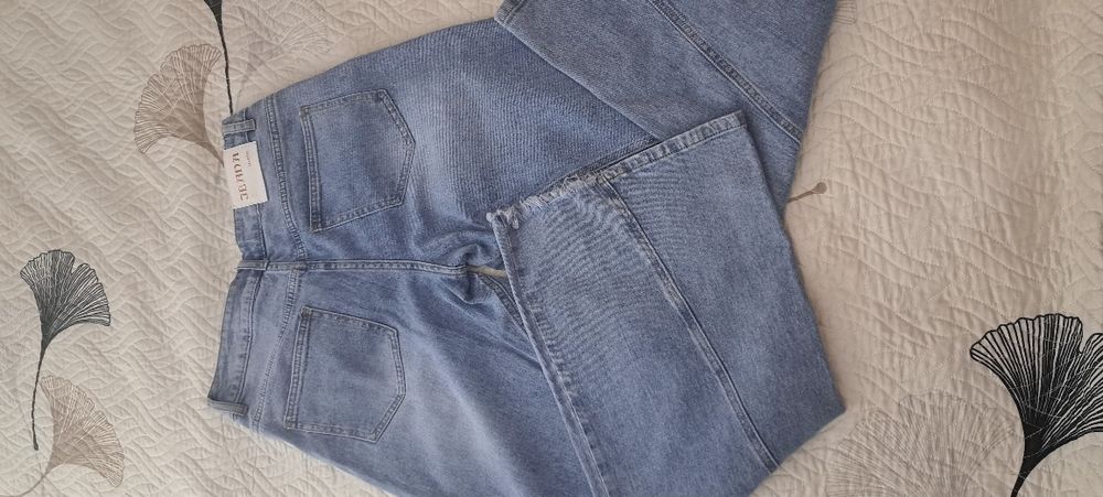 Дънки с широк крачол