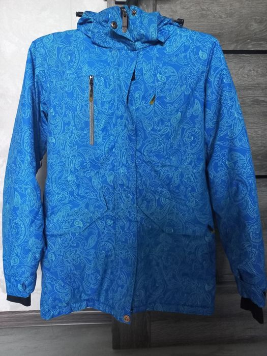 Продам женскую куртку