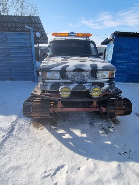 Вездихот гусеничный тягачи.