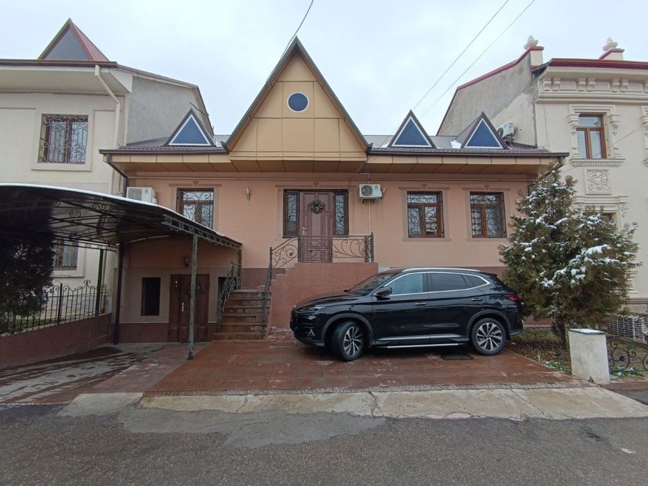 Nikitina xirmontepa 2 etaj uchastka sotiladi