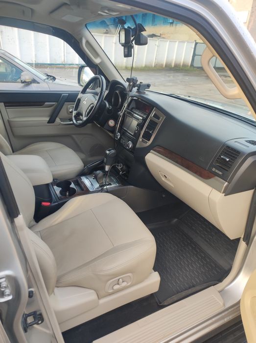 Продам Мицубиси поджеро