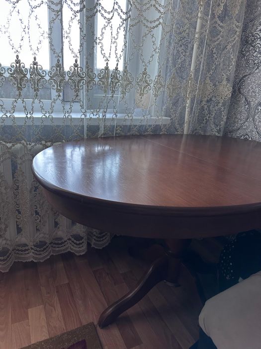 Стол дубовый кухонный