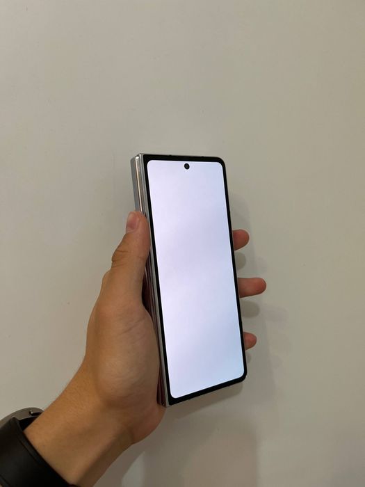 Samsung Z Fold 5 (256/12 ГБ)
