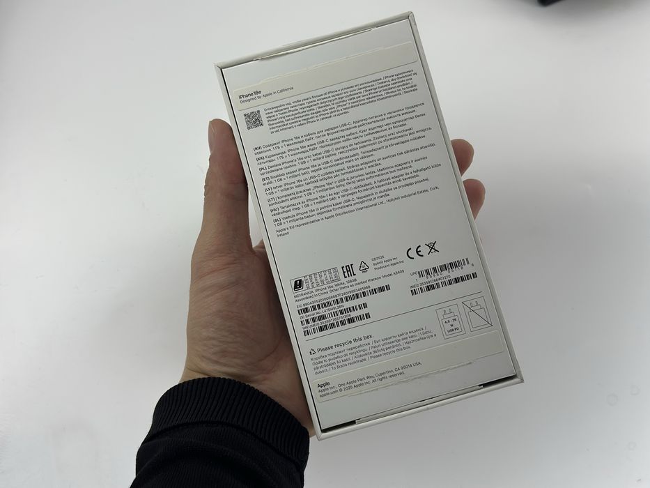 Айфон Apple 16e емкость 100 состояние 10/10