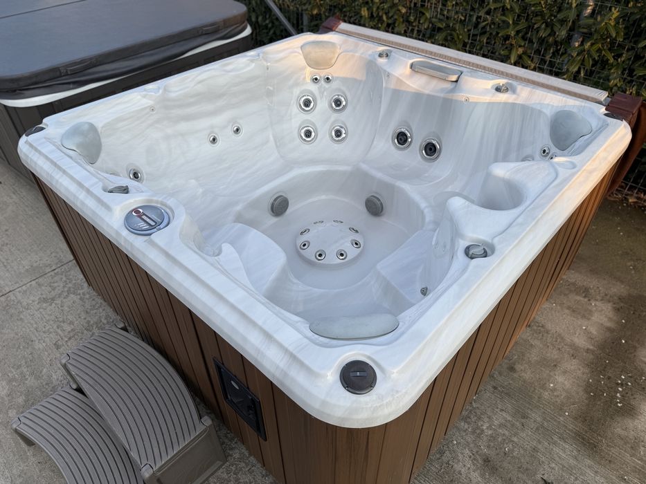 Jacuzzi Whirlpool Jakuzzi Balboa Viskan cadă cu hidromasaj spa ciubăr baie